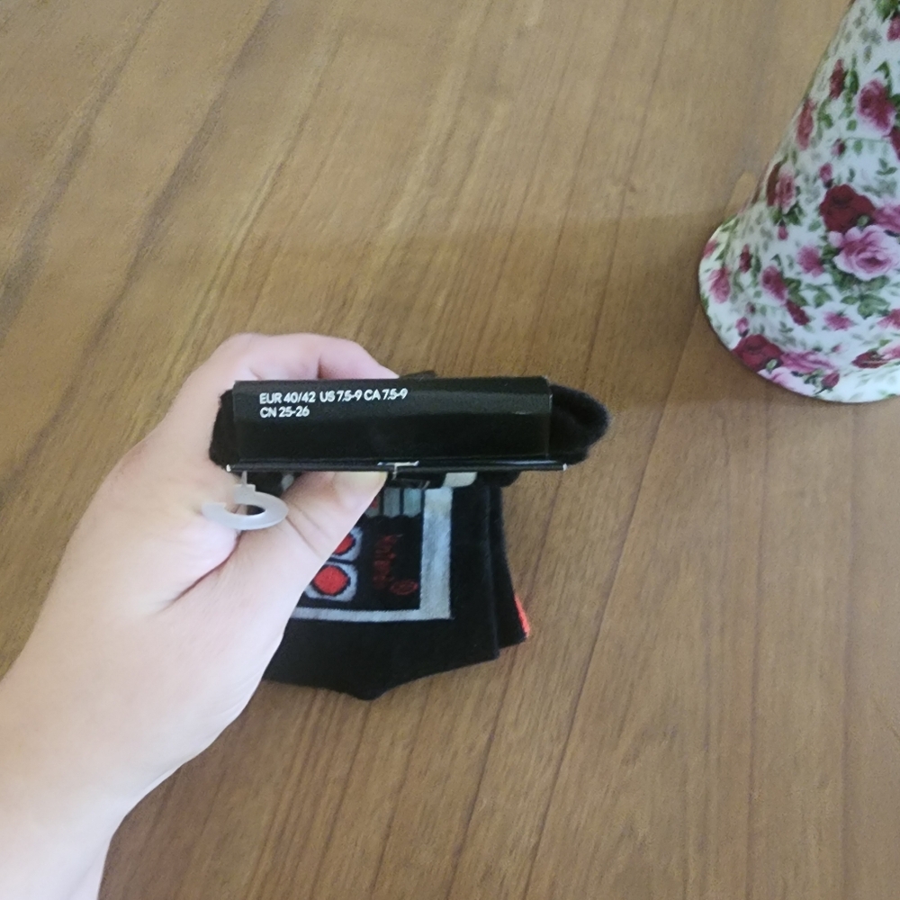 H&M x Nintendo Socks - Picture 3 of 3